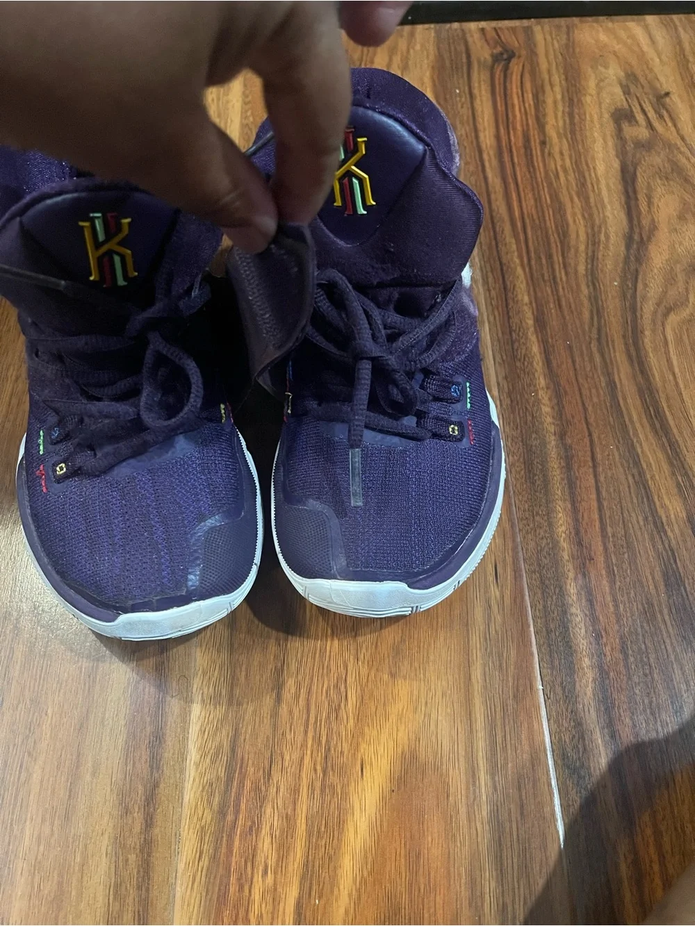 Nike  kyrie 6 Enlightenment Kids Purple High-Top Sneakers with Multicolor Logo